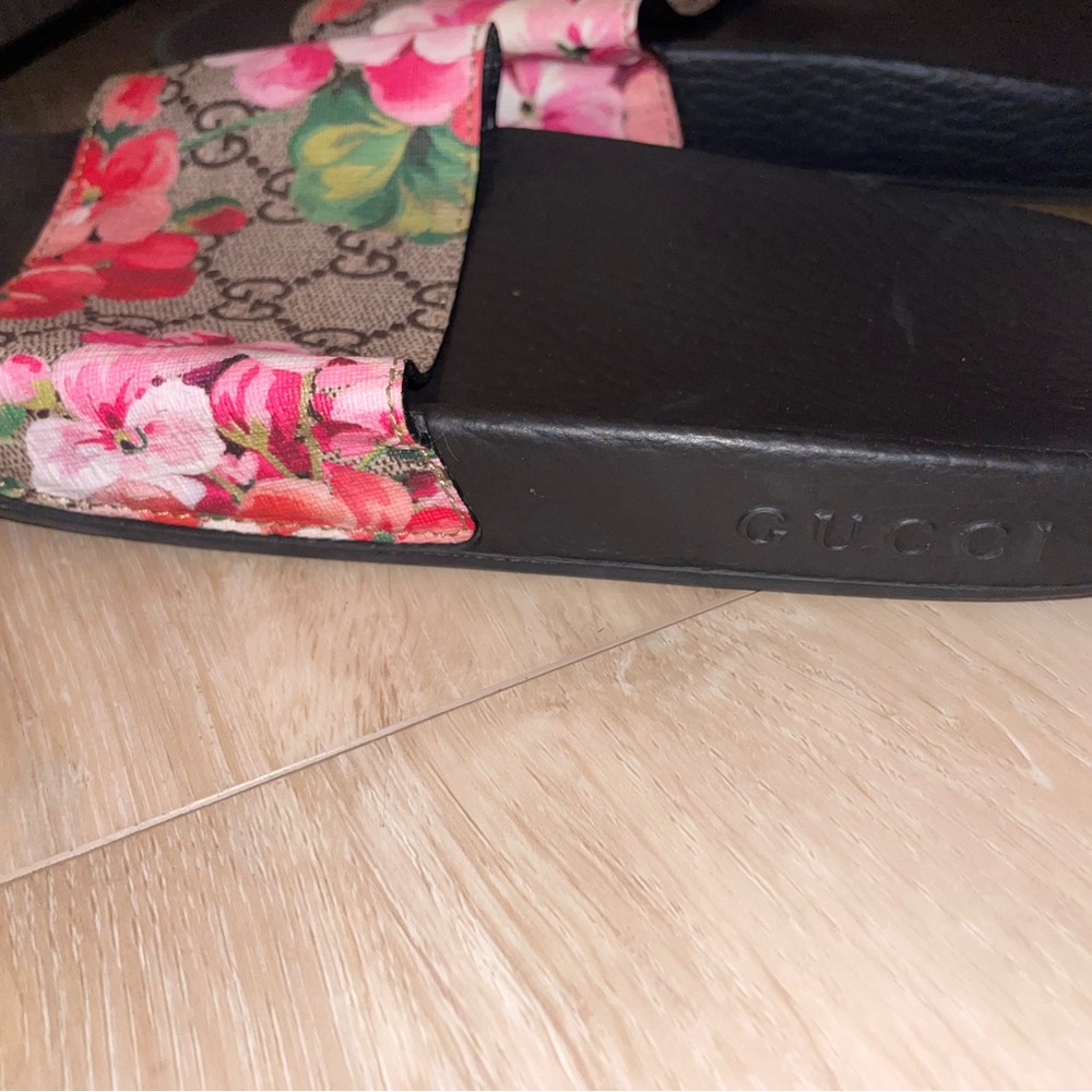 Gucci women slides